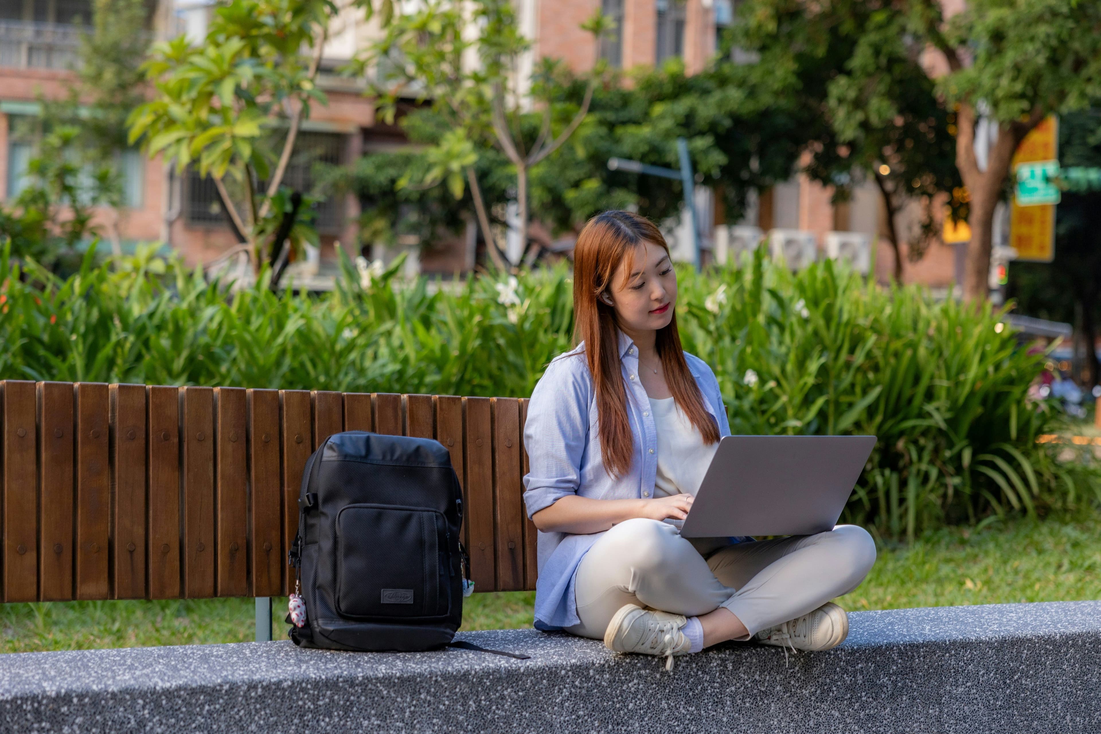 Best Side Hustles for College Students: 12 Flexible Ways to Earn $500+ Monthly
