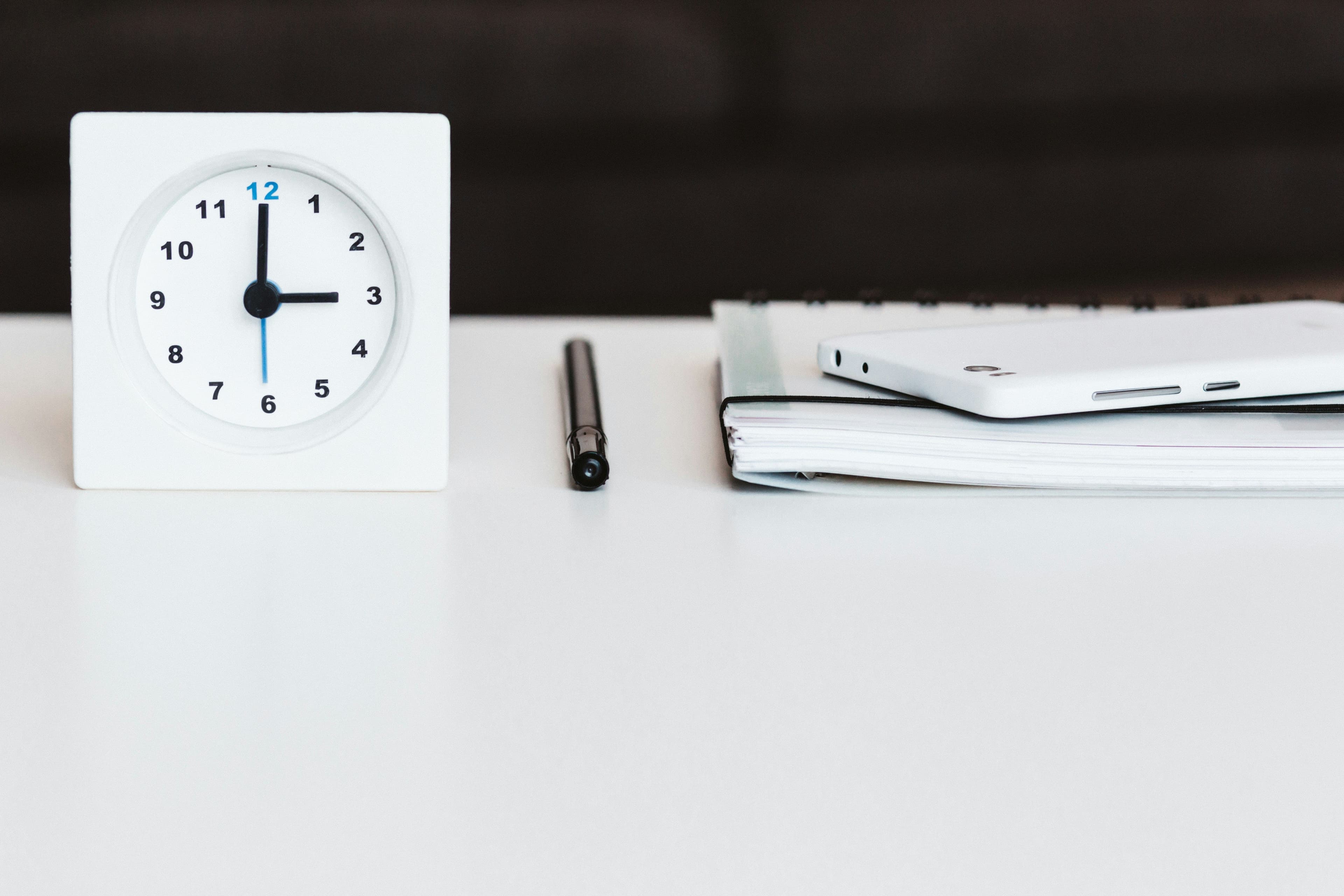 Time Management for Side Hustlers: How to Balance Your Day Job + Side Business